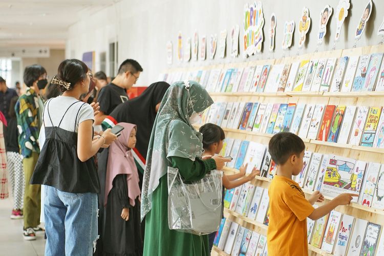 Ratusan Buku Cerita Karya Anak Dipamerkan Di Perpustakaan Jakarta  