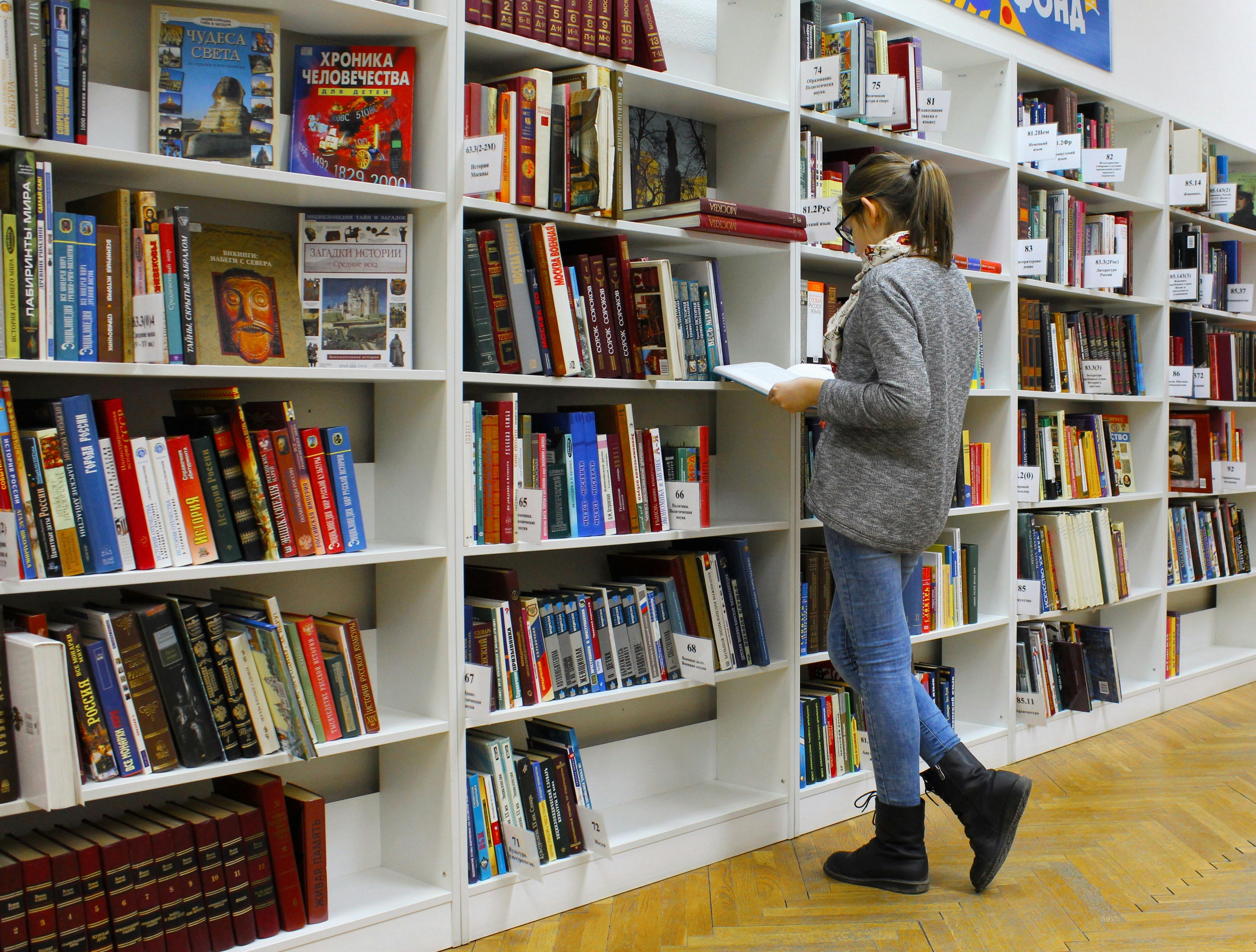 Membangun Generasi Cerdas: Mengapa Perpustakaan Harus Jadi Destinasi Favorit